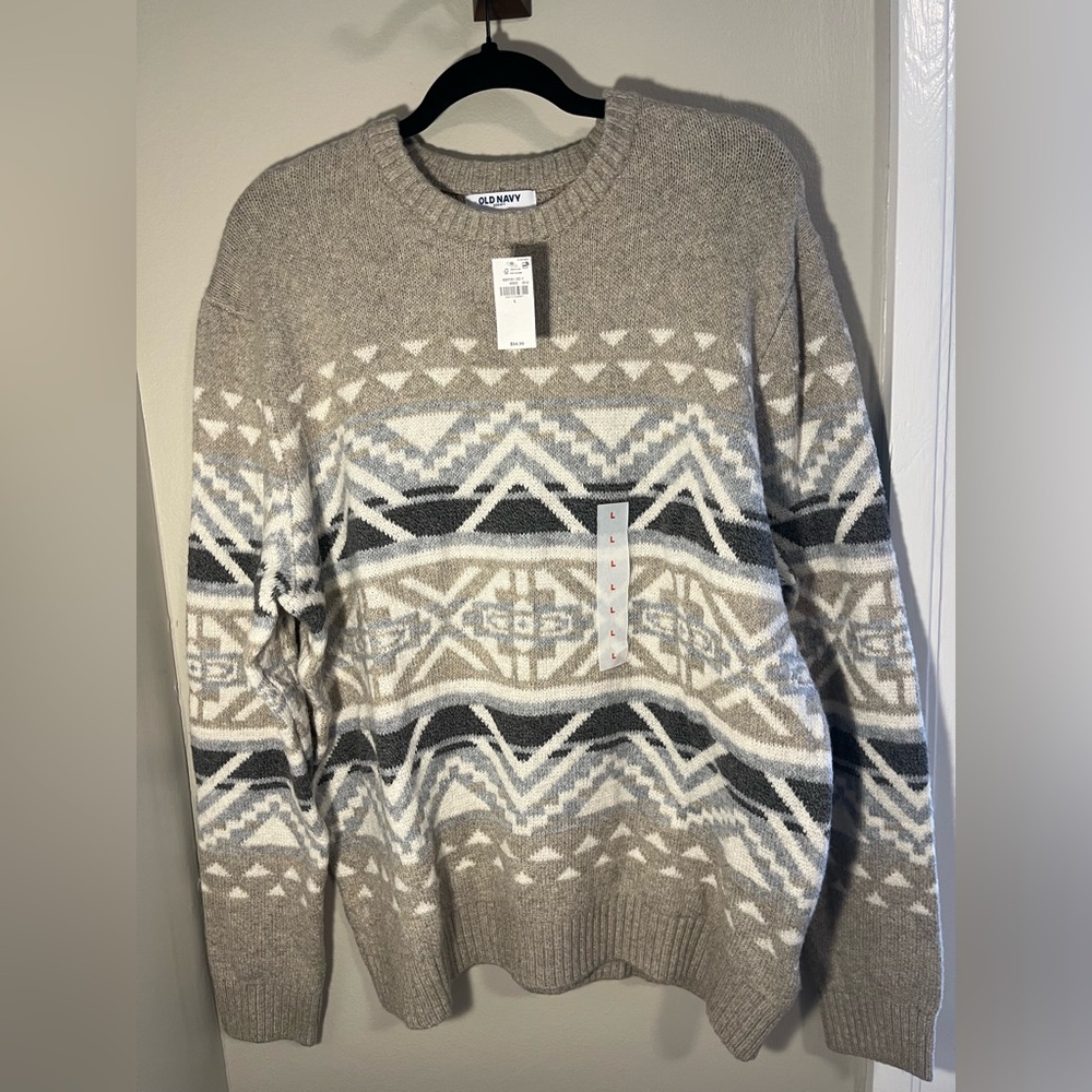 New with tags: Old Navy Taupe and White Geometric Sweater size large